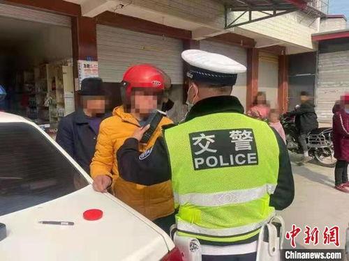 三台交警被爆料视频曝光,真相与反思 第3张 三台交警被爆料视频曝光,真相与反思 第3张